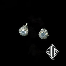 Load image into Gallery viewer, VS 10 Pointer Diamond Earrings
